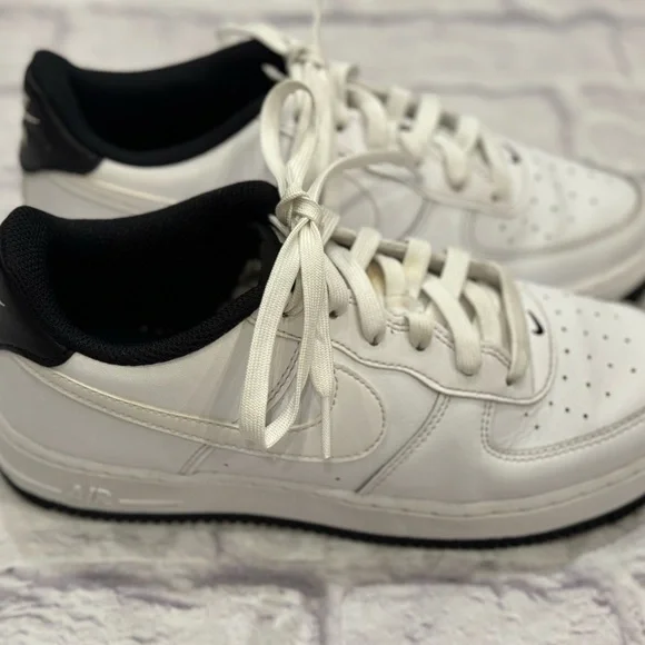 Youth 6 6Y Women’s 7.5 Nike Air Force 1 ESS GS White Black AF1 Shoes Sneakers - Picture 3 of 6